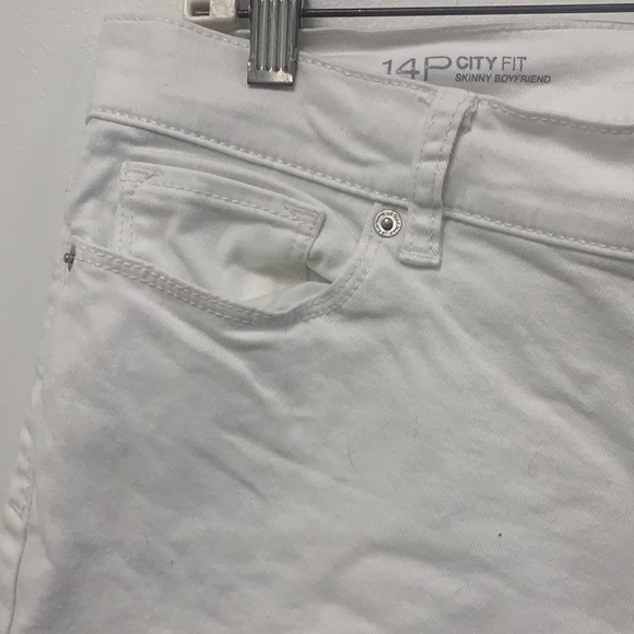 Liz Claiborne white denim long shorts petite size 14 - Picture 2 of 8